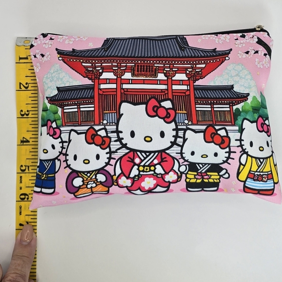 Hello Kitty Multicolor Kimono Make-Up Pouch/Organizing Pouch - Picture 5 of 6